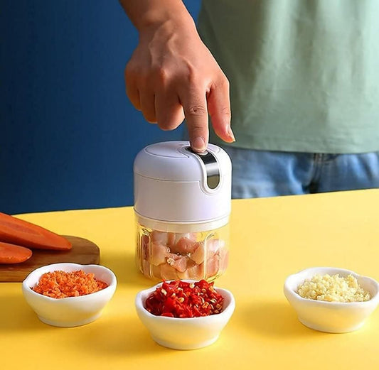 Mini Electric Meat/Garlic Chopper – Fast, Portable & Effortless Food Prep